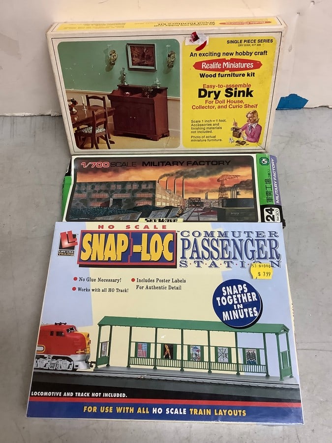 Reallife Miniatures Dollhouse Sink , Military Factory Model Kit, Snap Loc Commuter Passenger Station (1 of 1)