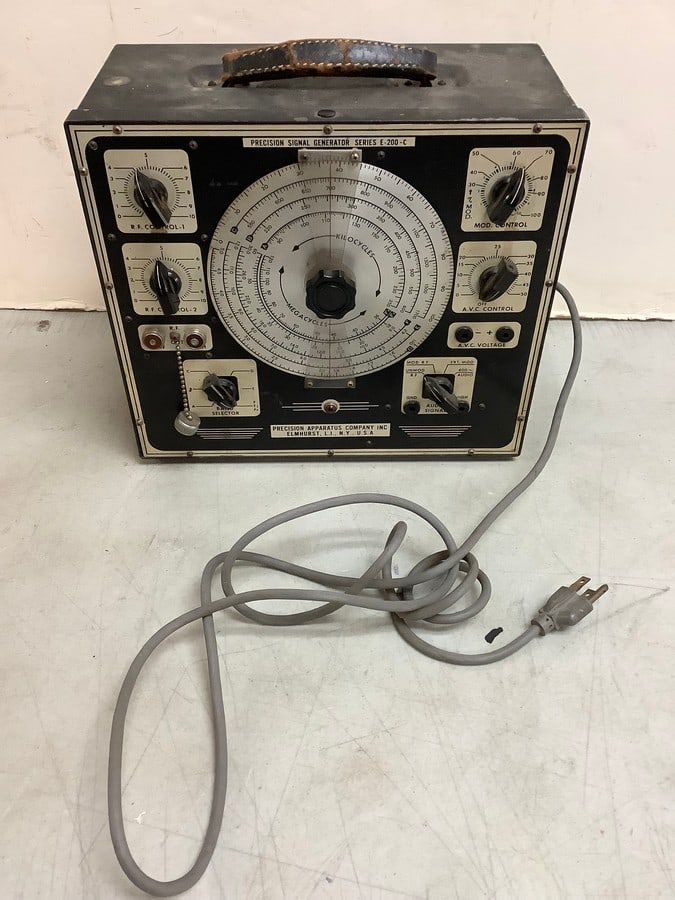 Vintage Precision Signal Generator(model:E-200-C) (1 of 1)