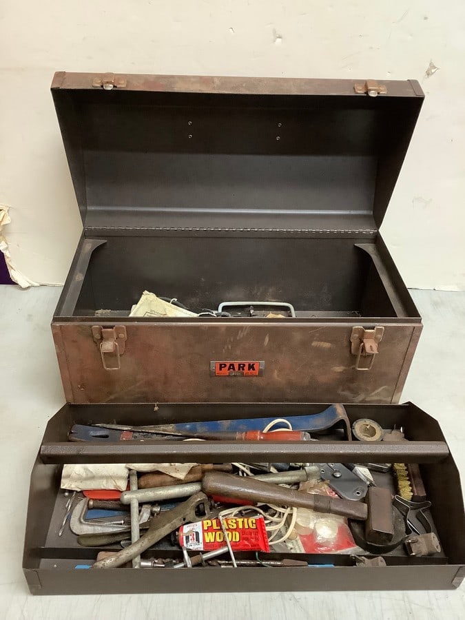 Vintage Park Toolbox with Tools (11.5inx20inx10.25in) (1 of 1)