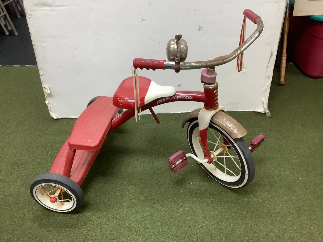 Vintage Radio Flyer Tricycle (25in Tall) (1 of 1)