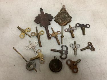 Vintage clock keys/accessories
