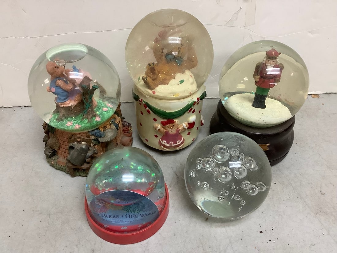 Various Snow Globes and Paperweight (Tallest - 7in): Various Snow Globes and Paperweight (Tallest - 7in)