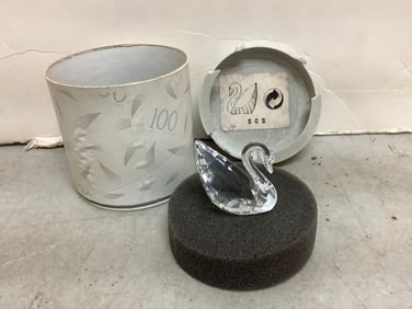 Swavorski crystal swan(1.25in.tall)