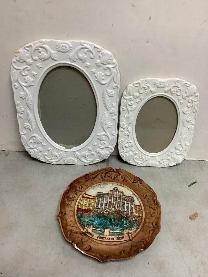 Frames(larger 10in.x13in.) and Roma Fontana decorative plate(slightly chipped): Frames(larger 10in.x13in.) and Roma Fontana decorative plate(slightly chipped)