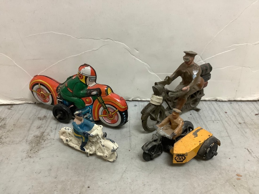 Vintage tint lead motorcycles(2.25in.tall): Vintage tint lead motorcycles(2.25in.tall)