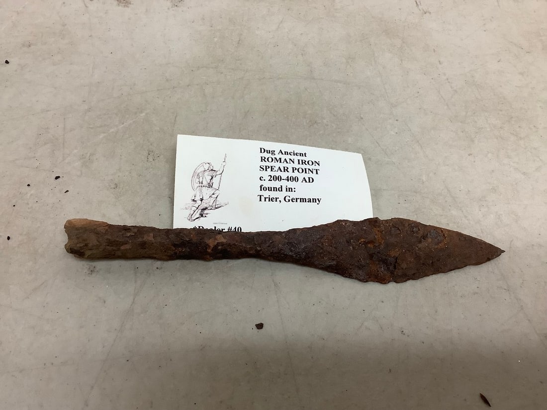 Dug Ancient Roan Iron Spear Point(c.200-400 AD, found in Germany): Dug Ancient Roan Iron Spear Point(c.200-400 AD, found in Germany)