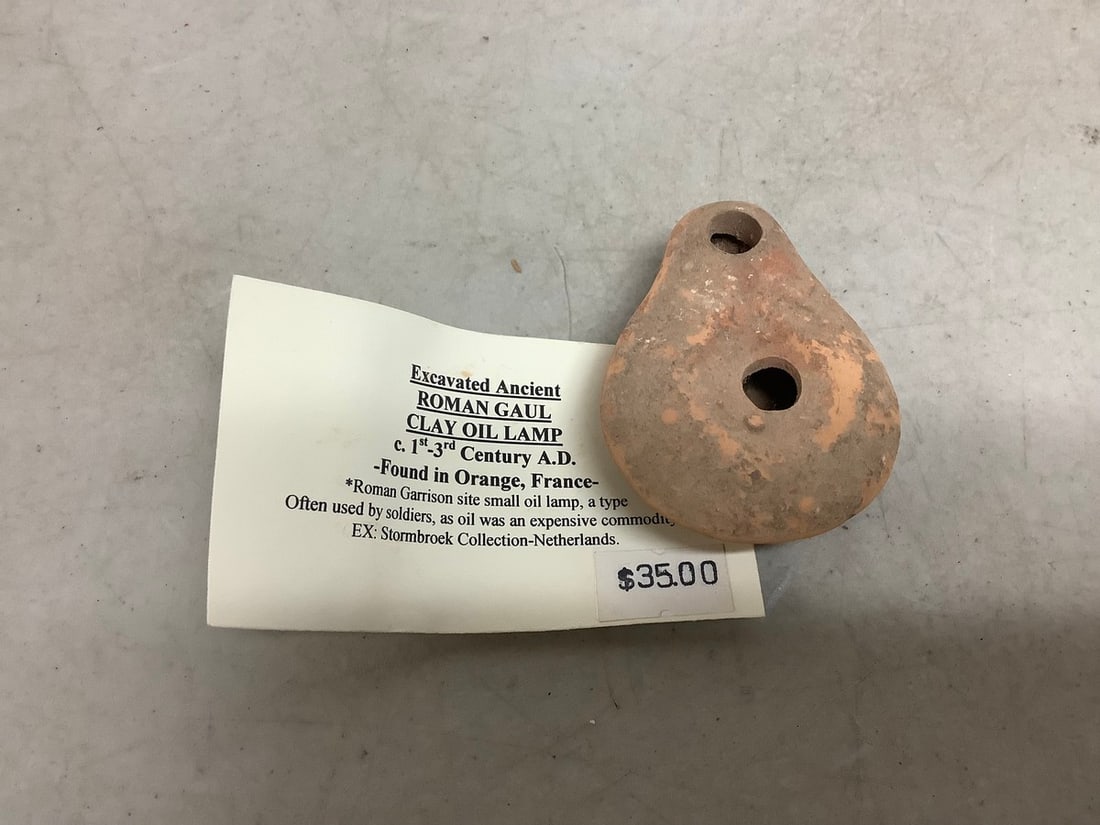 Excavated Ancient Roman Gaul Clay Oil Lamp(c.1st-3rd Century A.D.) (1 of 1)