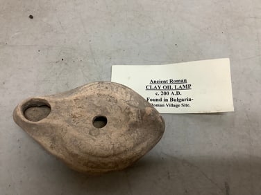Ancient Roman Clay Oil lamp(c.200 A.D.)