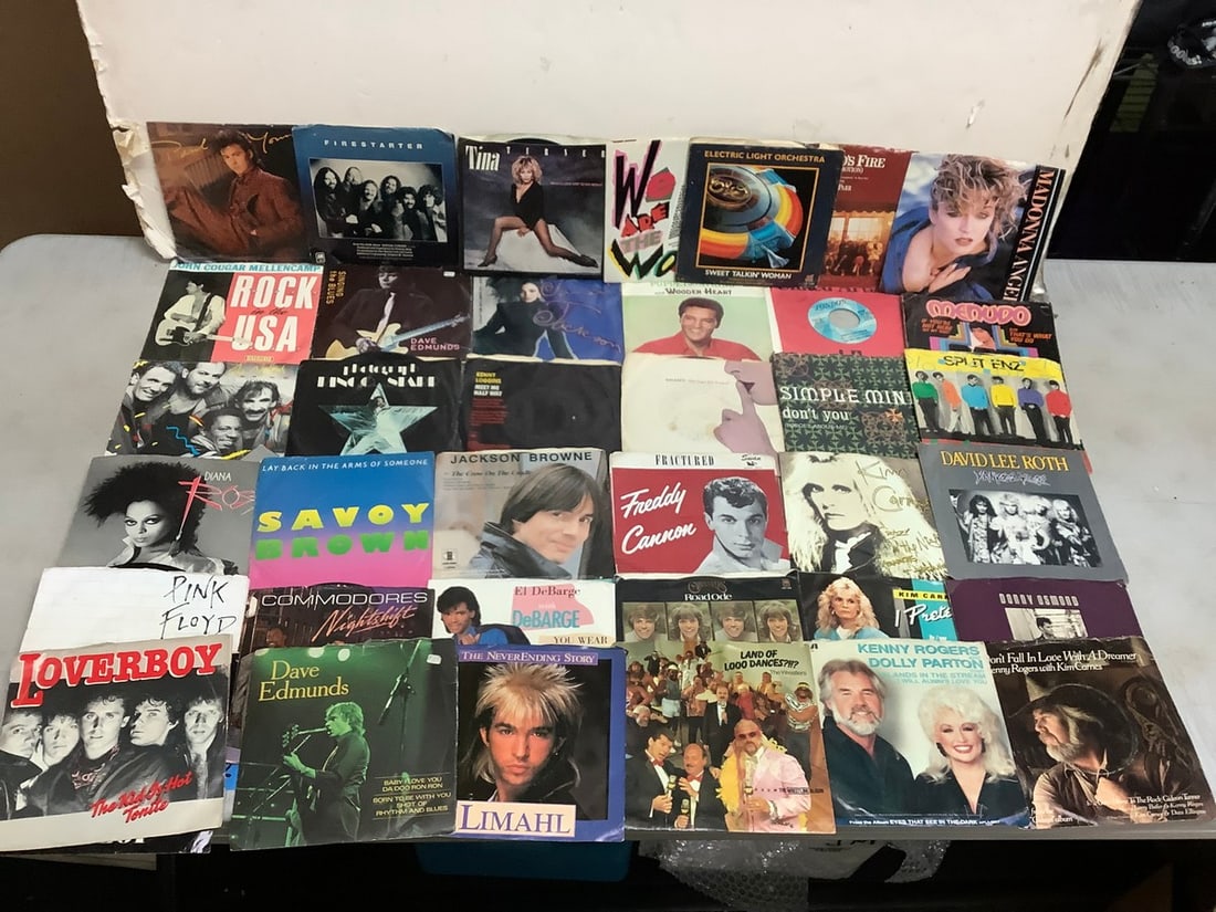 Vintage 45s (Janet Jackson, Elvis, Diana Ross, etc): Vintage 45s (Janet Jackson, Elvis, Diana Ross, etc)