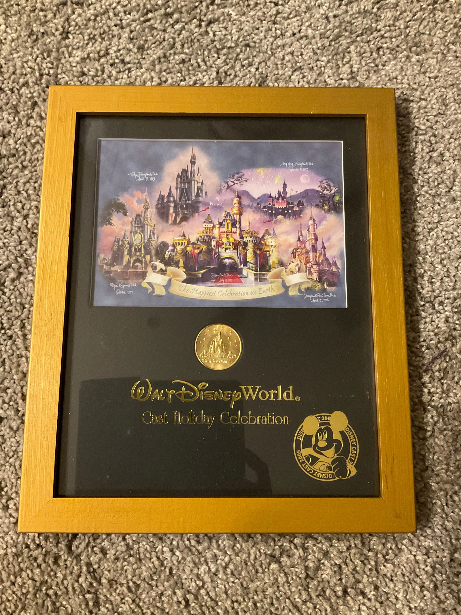 2005 Walt Disney World Cast Holiday Celebration Commemorative Coin and Print 11x9 (1 of 1)