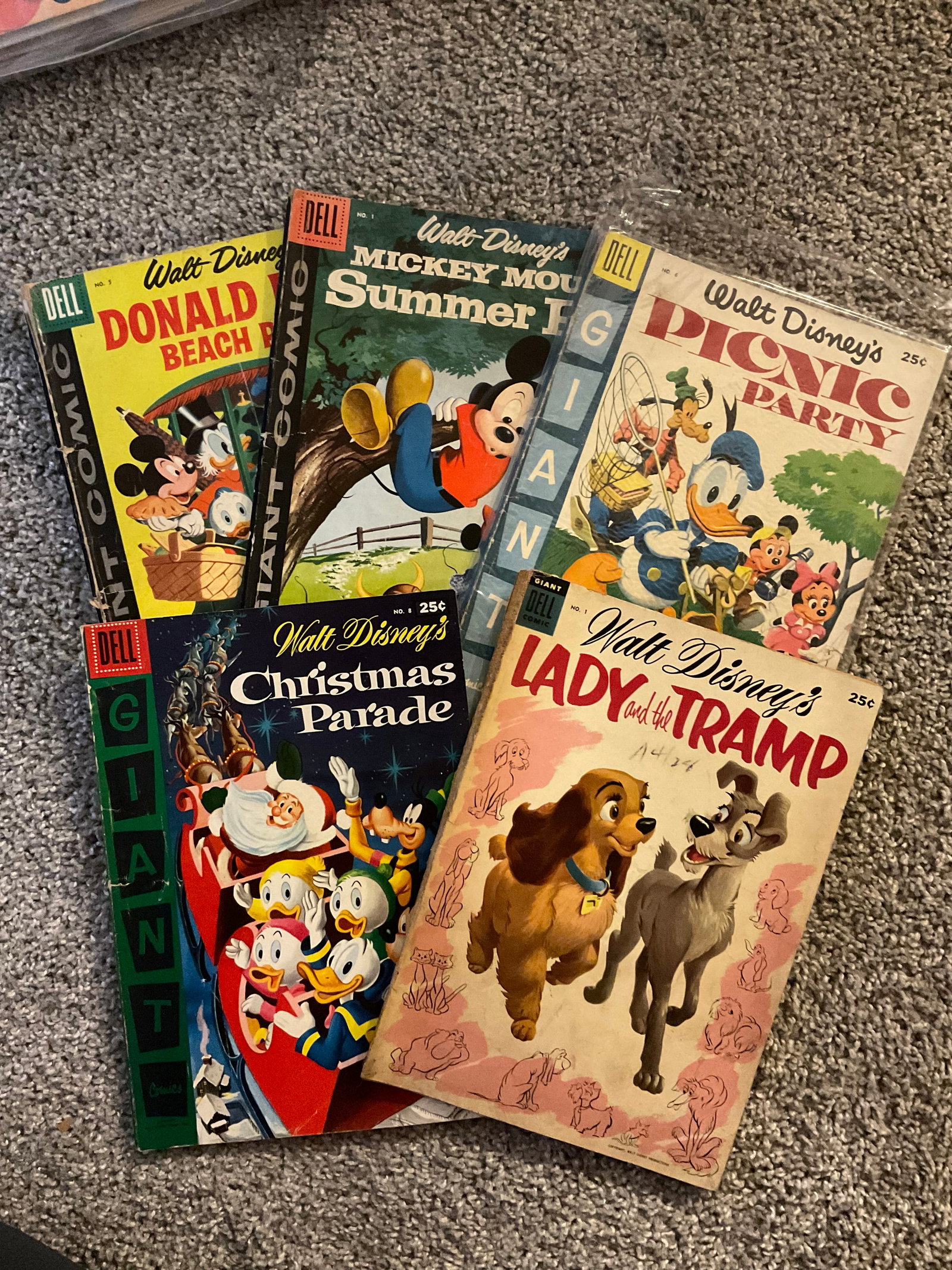 lot of vintage 25 cent comics: lot of vintage 25 cent comics