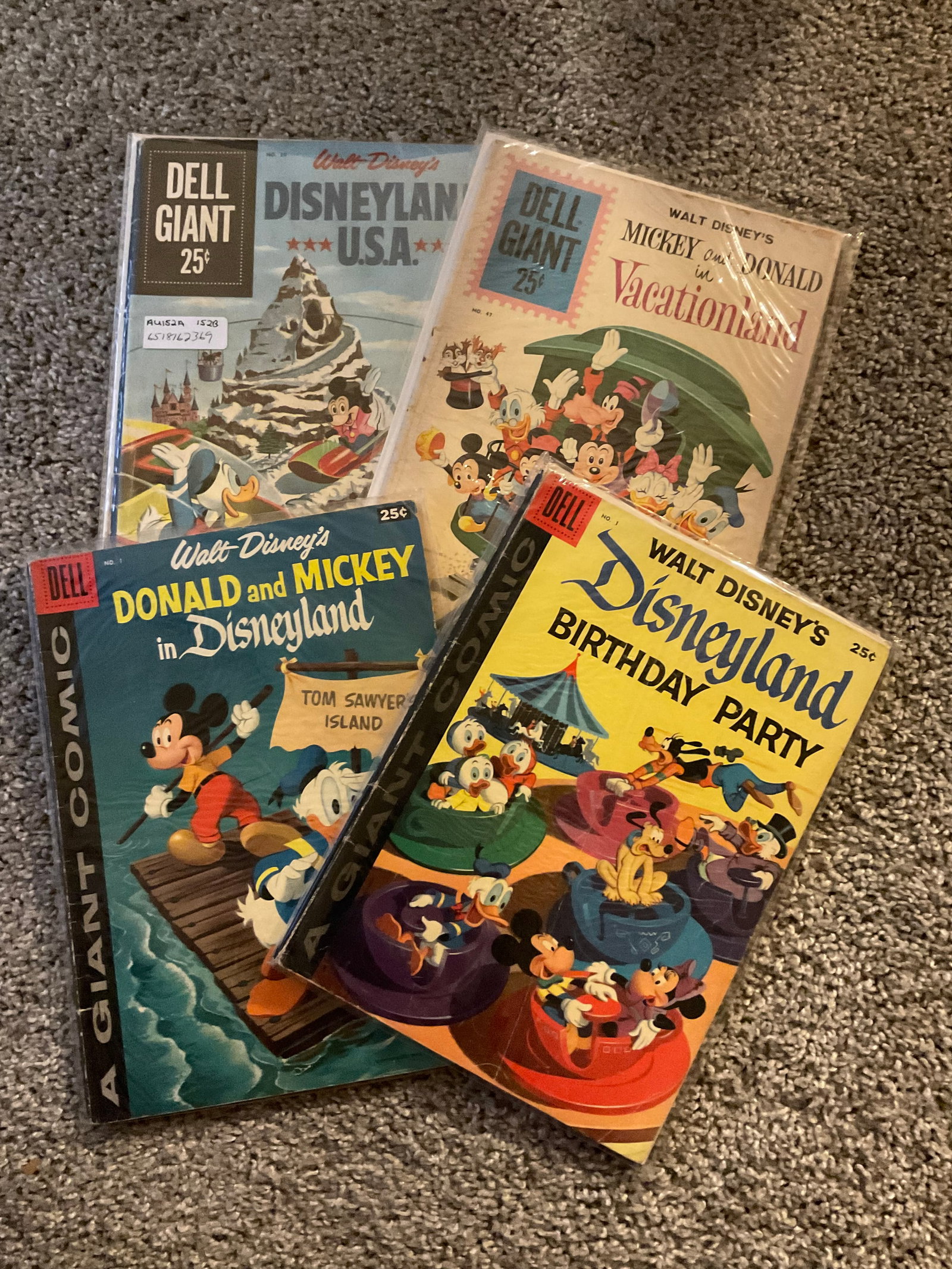 lot of vintage 25 cent comics: lot of vintage 25 cent comics