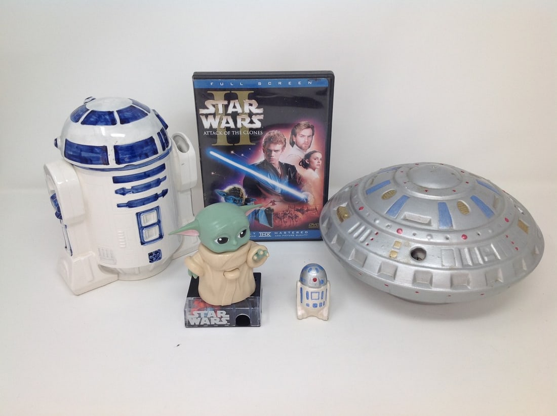 A Lot of Star Wars 2 DVD Disk Attack of the Clones and Miscellaneous Star Wars (1 of 1)