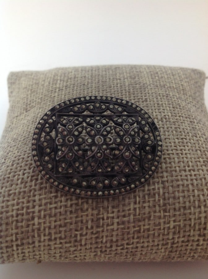 Antique French Sterling Silver Dress Clip Marcasite Missing 3 Gems, 8g 1.25?? x 1: Antique French Sterling Silver Dress Clip Marcasite Missing 3 Gems, 8g 1.25” x 1”