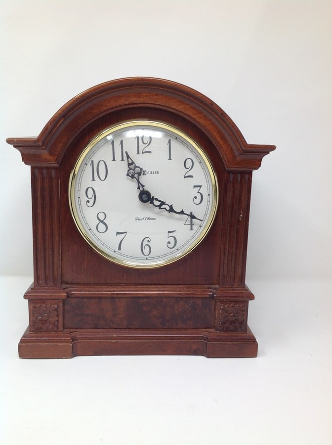 Howard & Miller Battery Run Clock Dual Chime Working Condition 10.5?? x 9.25 (1 of 1)