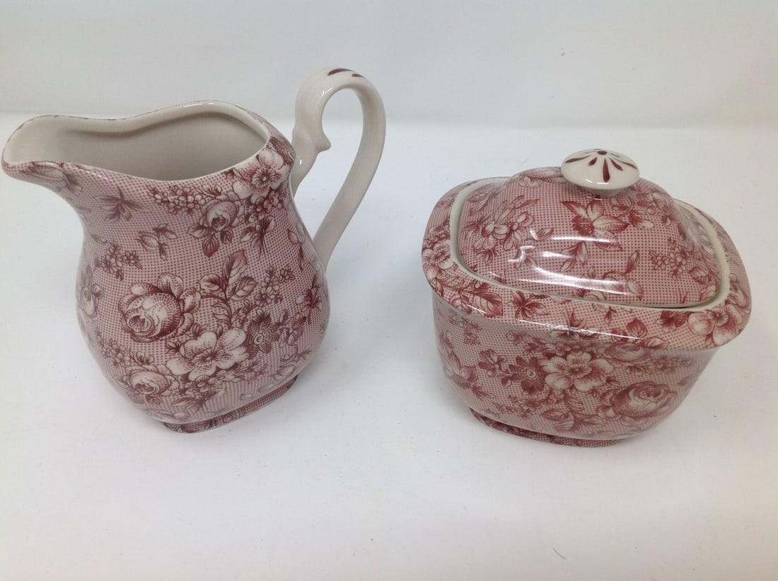 Antique Reflections Creamer and Sugar Bowl: Antique Reflections Creamer and Sugar Bowl