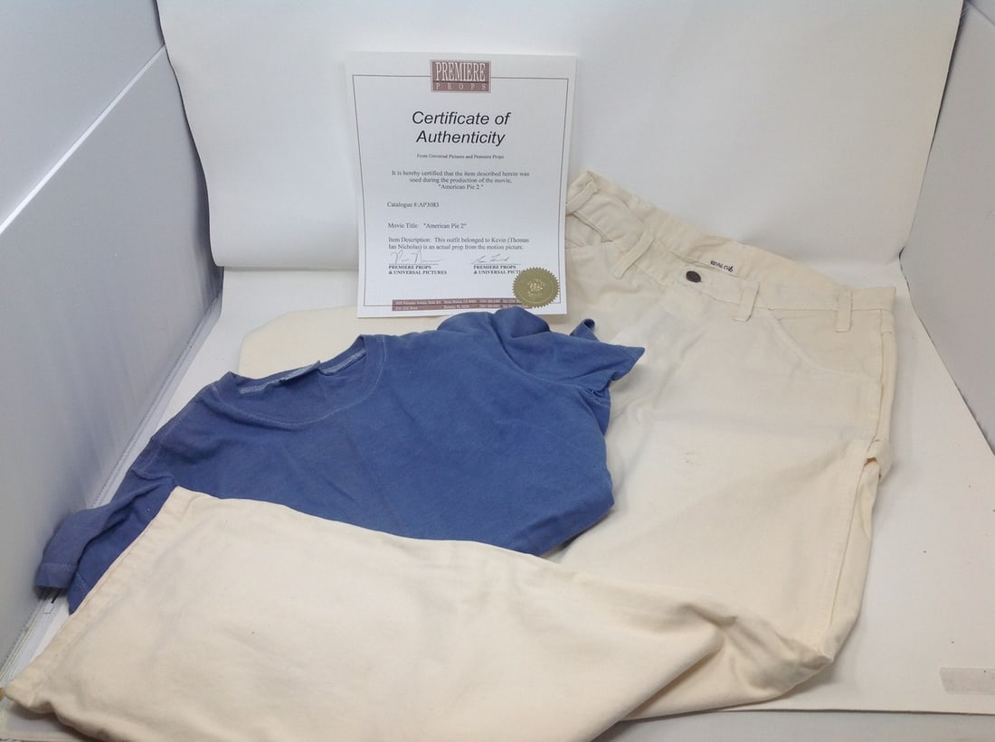 Amercian Pie 2 Movie Memorabilia Kevin’s T-Shirt and Pants This outfit belongs to Kevin (Thomas: Amercian Pie 2 Movie Memorabilia Kevin’s T-Shirt and Pants This outfit belongs to Kevin (Thomas Ian Nicholas) It’s an actual prop from the motion picture with COA