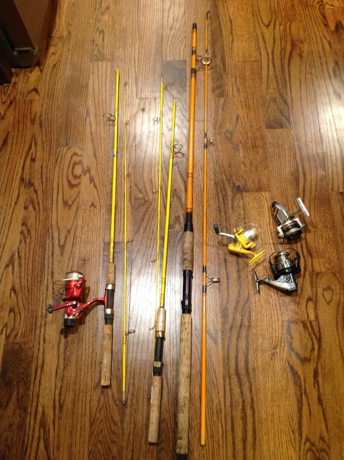 Lot of 3 fishing poles: Lot of 3 fishing poles