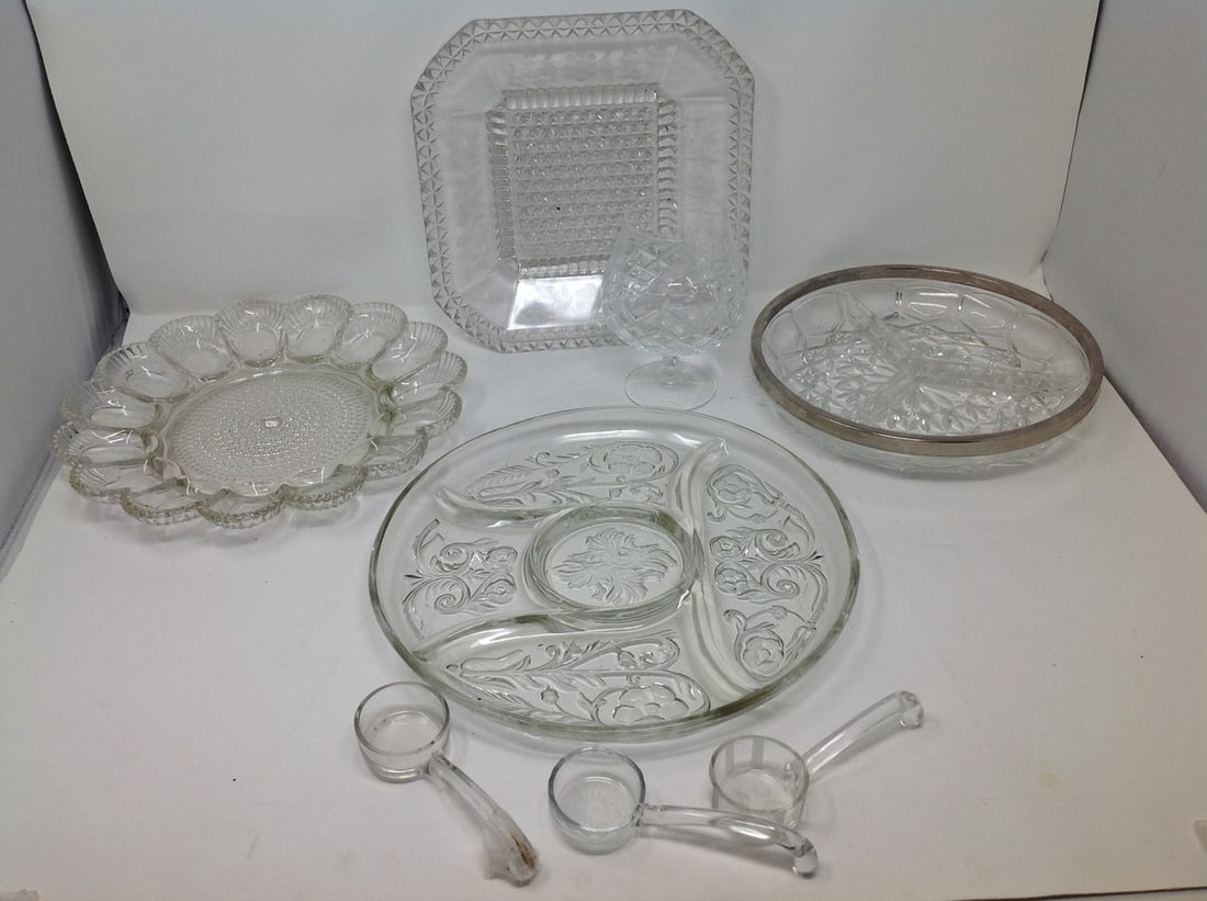 Lot of clear glass, egg holder and more: Lot of clear glass, egg holder and more