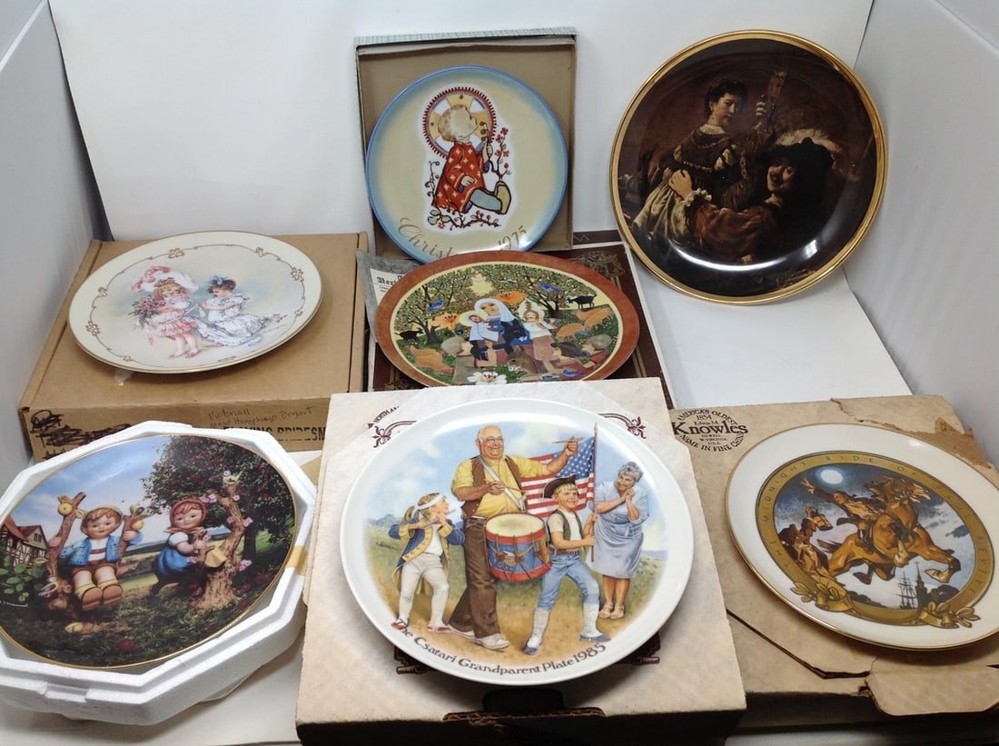 Lot of 7 Collectable plates, christmas of 1975, sister bertha hummel knowles and more (1 of 1)