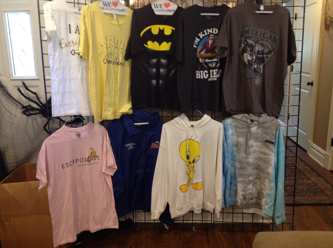 lot of 9 XL Tops, batman, anchorman and more: lot of 9 XL Tops, batman, anchorman and more