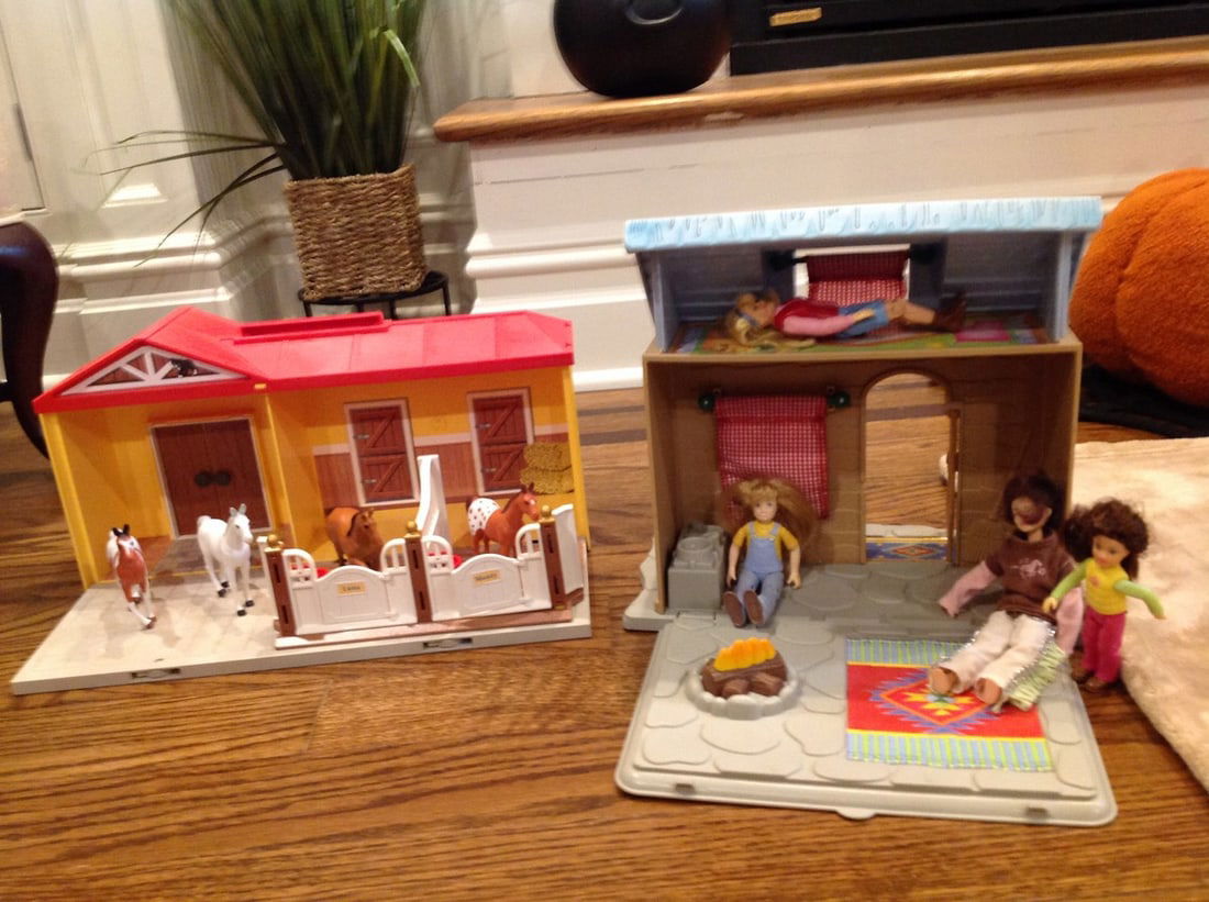 Lot of play fuzzy horses: Lot of play fuzzy horses