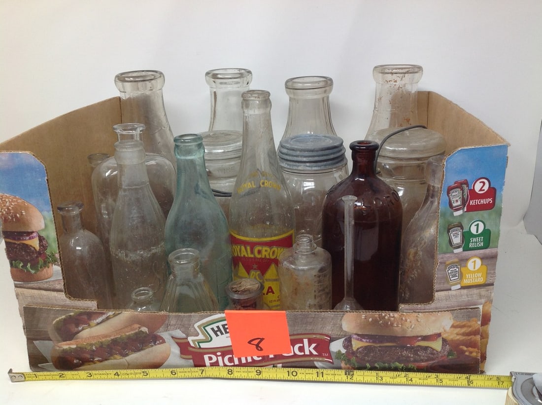 lot of 20 vintage bottles: lot of 20 vintage bottles