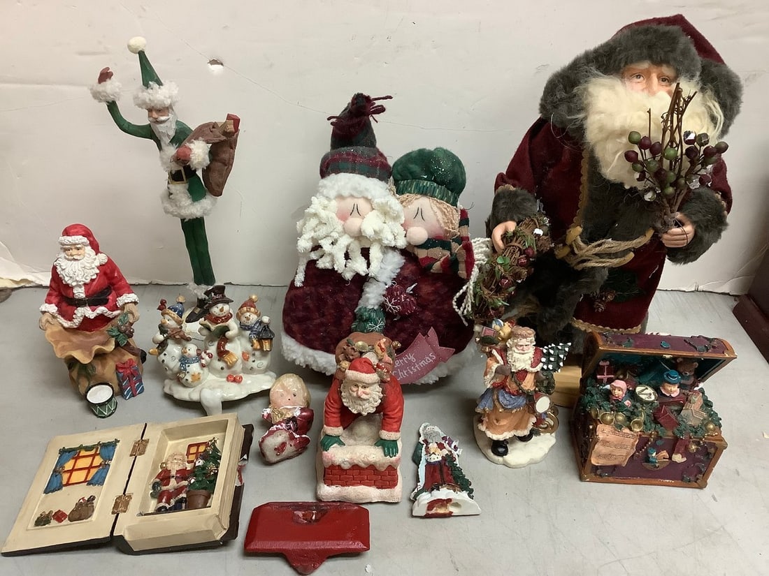 Vintage Christmas Decorations Windsor Musical Treasure Chest and more: Vintage Christmas Decorations Windsor Musical Treasure Chest and more
