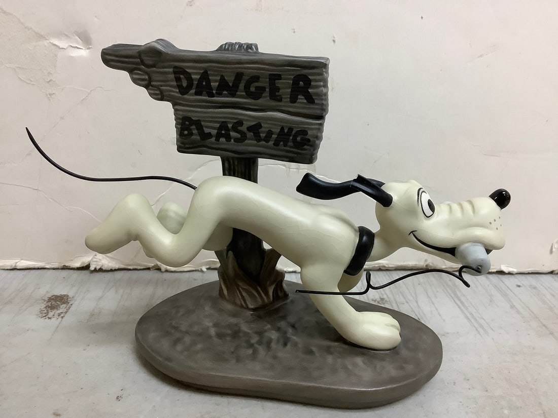 Walt Disney Collection Dynamite Dog collectible with COA(4.75in.tall): Walt Disney Collection Dynamite Dog collectible with COA(4.75in.tall)