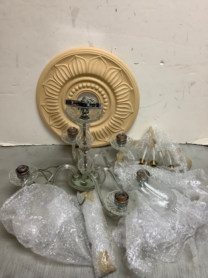 Vintage chandelier(about 14.5in.tall): Vintage chandelier(about 14.5in.tall)