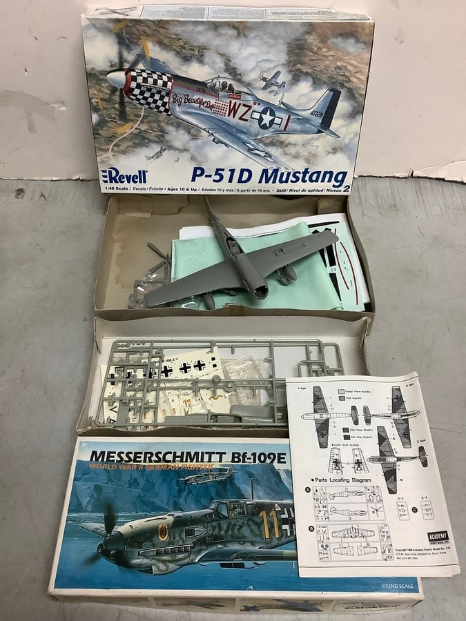 Vintage models(P-51D Mustang by Revell and Messerschmitt Bf-109E by Academy Minicraft) (1 of 1)