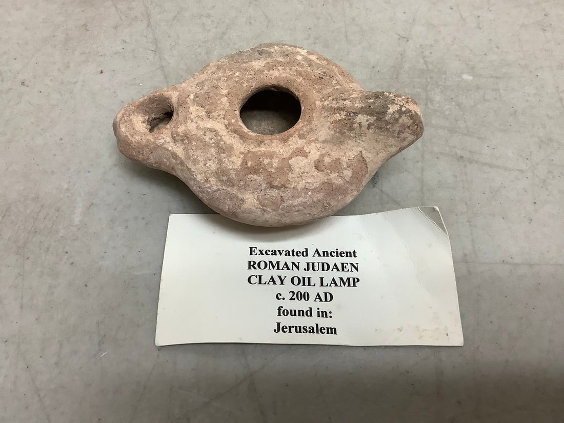 Excavated Ancient Roman Judaen Clay Oil Lamp c. 200 AD - found in Jerusalem: Excavated Ancient Roman Judaen Clay Oil Lamp c. 200 AD - found in Jerusalem