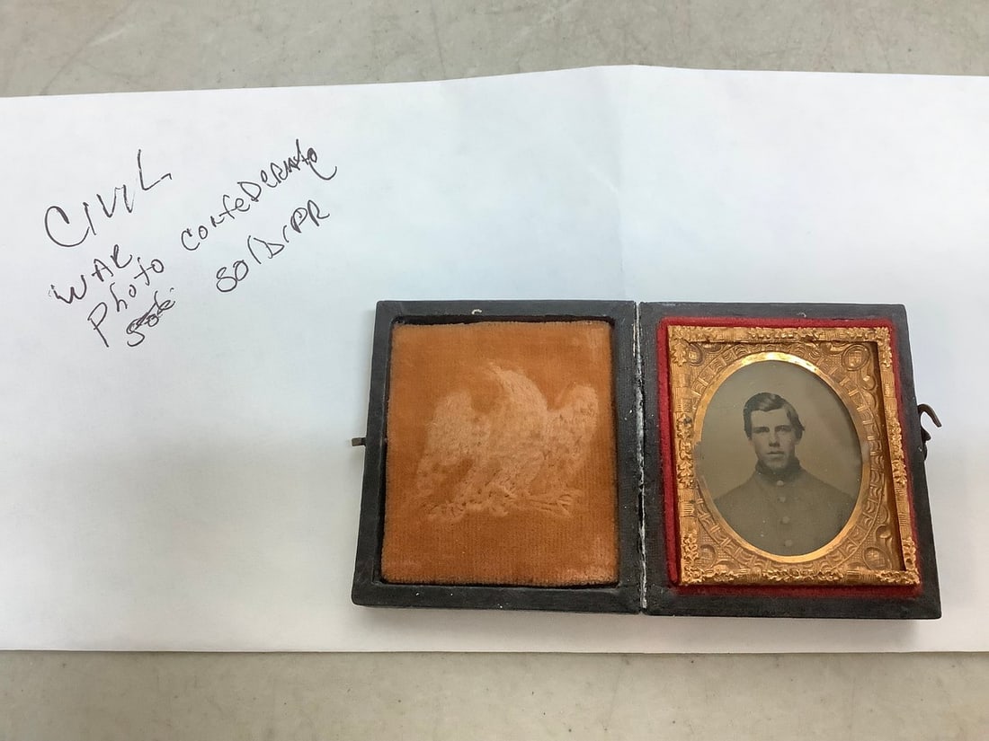 Civil War Photo (Confederate Soldier-2in.x2in.) (1 of 1)