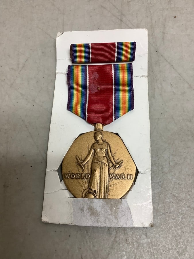 World War II medallion (1 of 1)