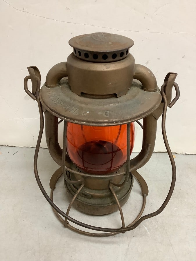 Vintage NYNH lantern(10in.tall): Vintage NYNH lantern(10in.tall)