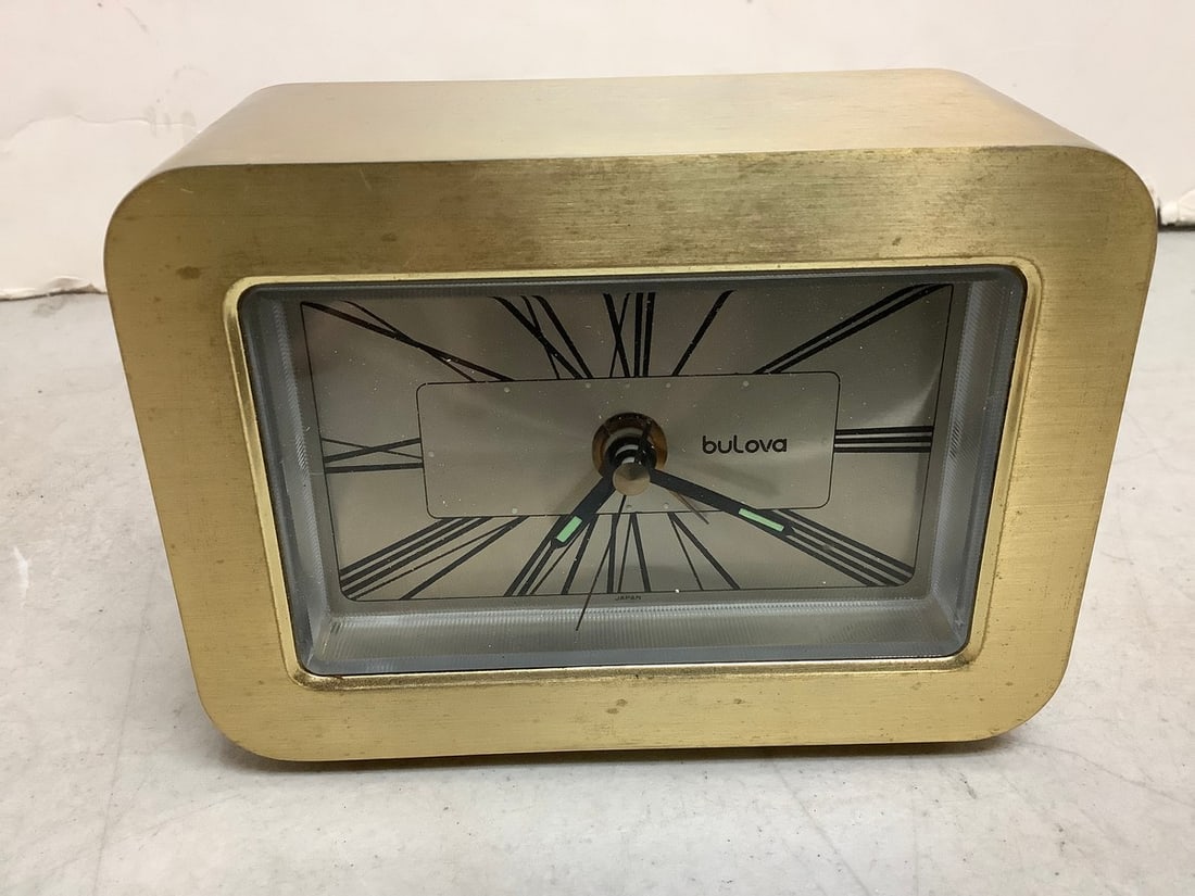 Bulova clock(5.5inx2.5in.x4in.): Bulova clock(5.5inx2.5in.x4in.)