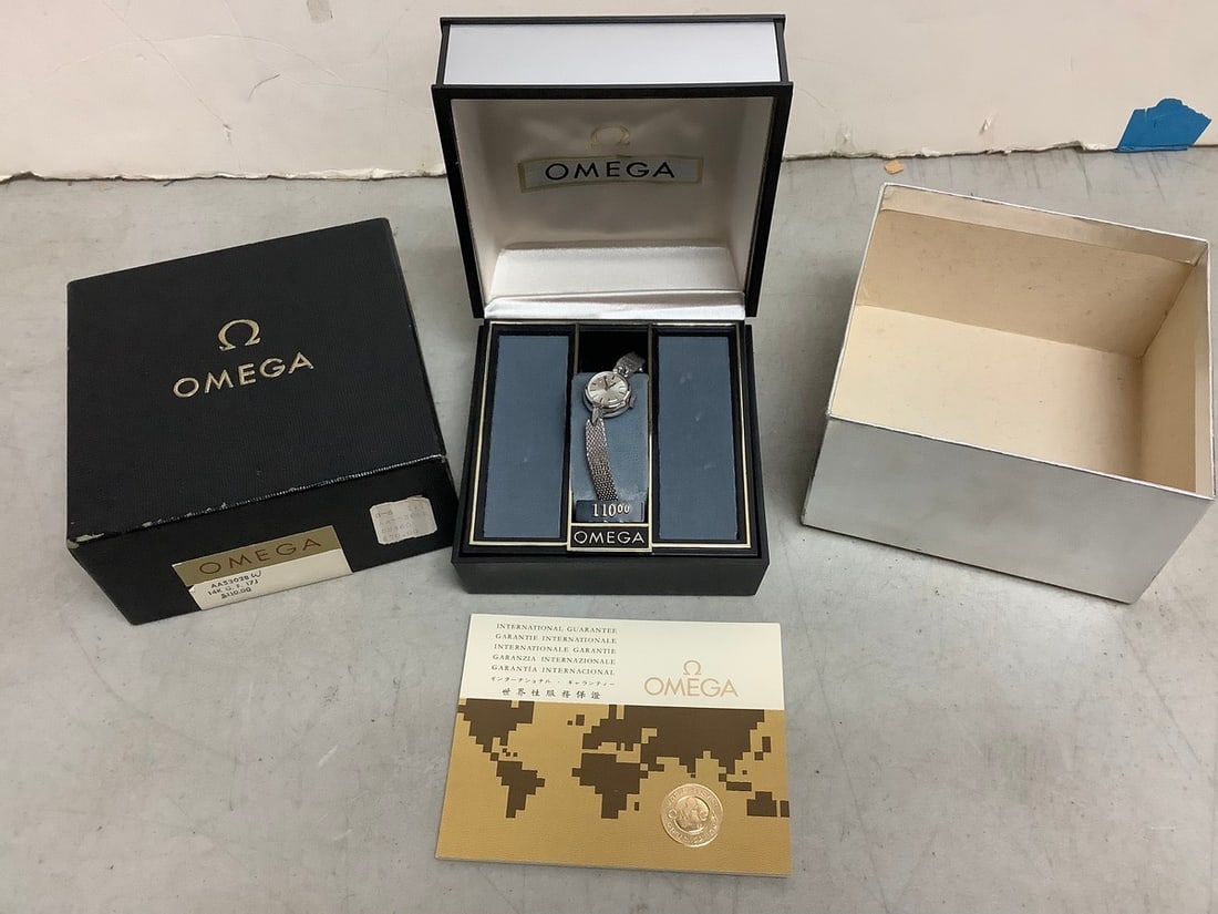 Omega watch in original box with paper: Omega watch in original box with paper