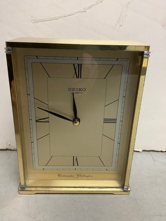 Seiko clock(6.75in.tall): Seiko clock(6.75in.tall)