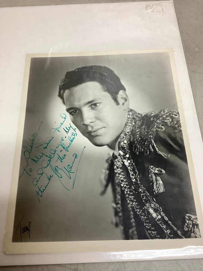 Vintage signed photograph(8in.x10in.) (1 of 1)