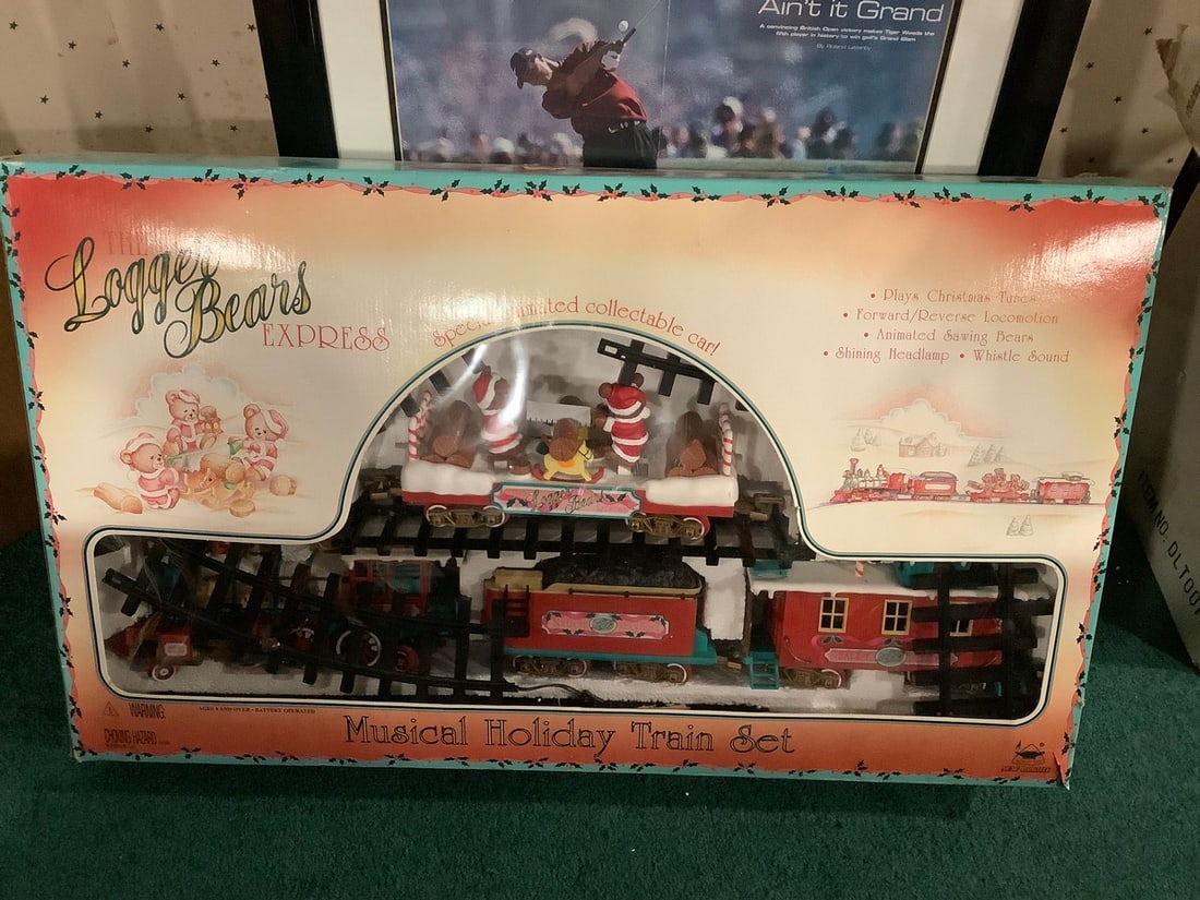 The Logger Bears Express vintage musical holiday train set: The Logger Bears Express vintage musical holiday train set