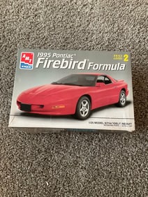 1995 Pontiac Firebird Formula 1/25 Model Kit