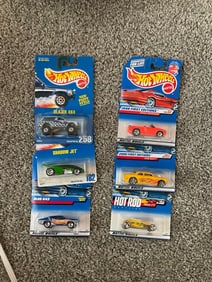 Lot of Hot Wheels matchbox Cars