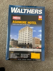 Walthers Ashmore Hotel Ho Kit