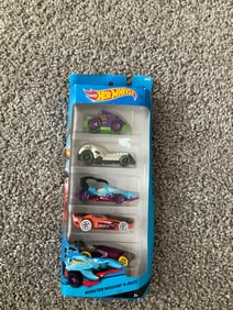 Pack of 5 hot wheels Monster Mission