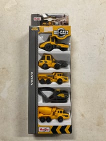 maisto volvo car set new in the package