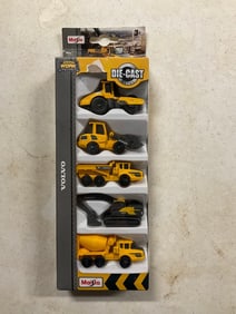maisto volvo car set new in the package