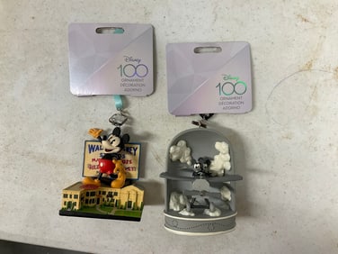 Lot of 2 disney oragments