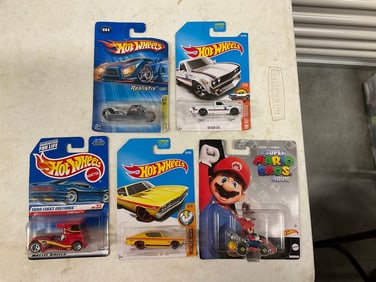 Lot of 5 diecast cars