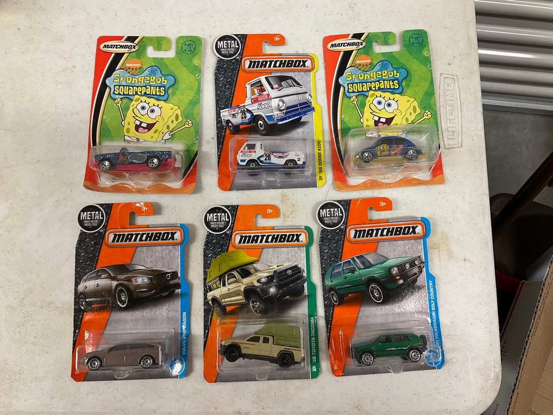 Lot of 6 matchbox diecast cars: Lot of 6 matchbox diecast cars