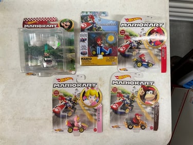 Lot of 5 hot wheels Mario Kart diecast cars